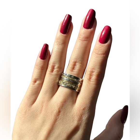 β¨π Ann Taylor Stack Hinged Silver and Gold Ring Size 8 πβ¨ - Picture 4 of 9